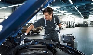 Servicing & MOT Image